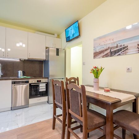 Top Location Central New & Spacious 3 Bdr Apt Medical Academy 소피아 외부 사진