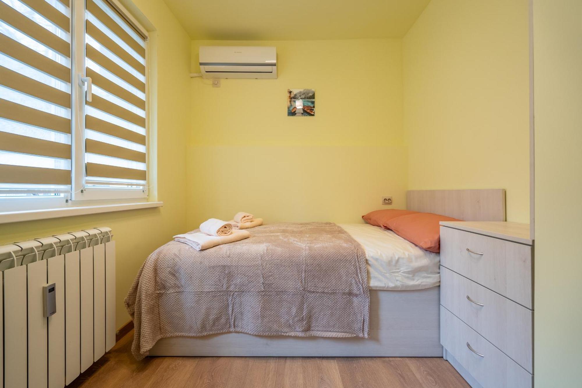 Top Location Central New & Spacious 3 Bdr Apt Medical Academy 소피아 외부 사진