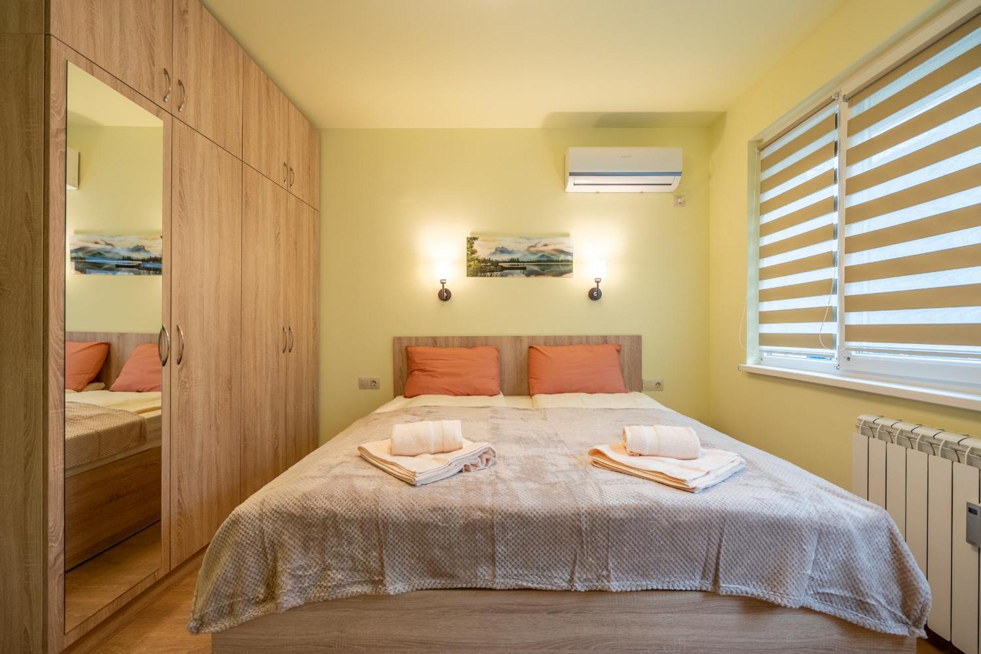 Top Location Central New & Spacious 3 Bdr Apt Medical Academy 소피아 외부 사진