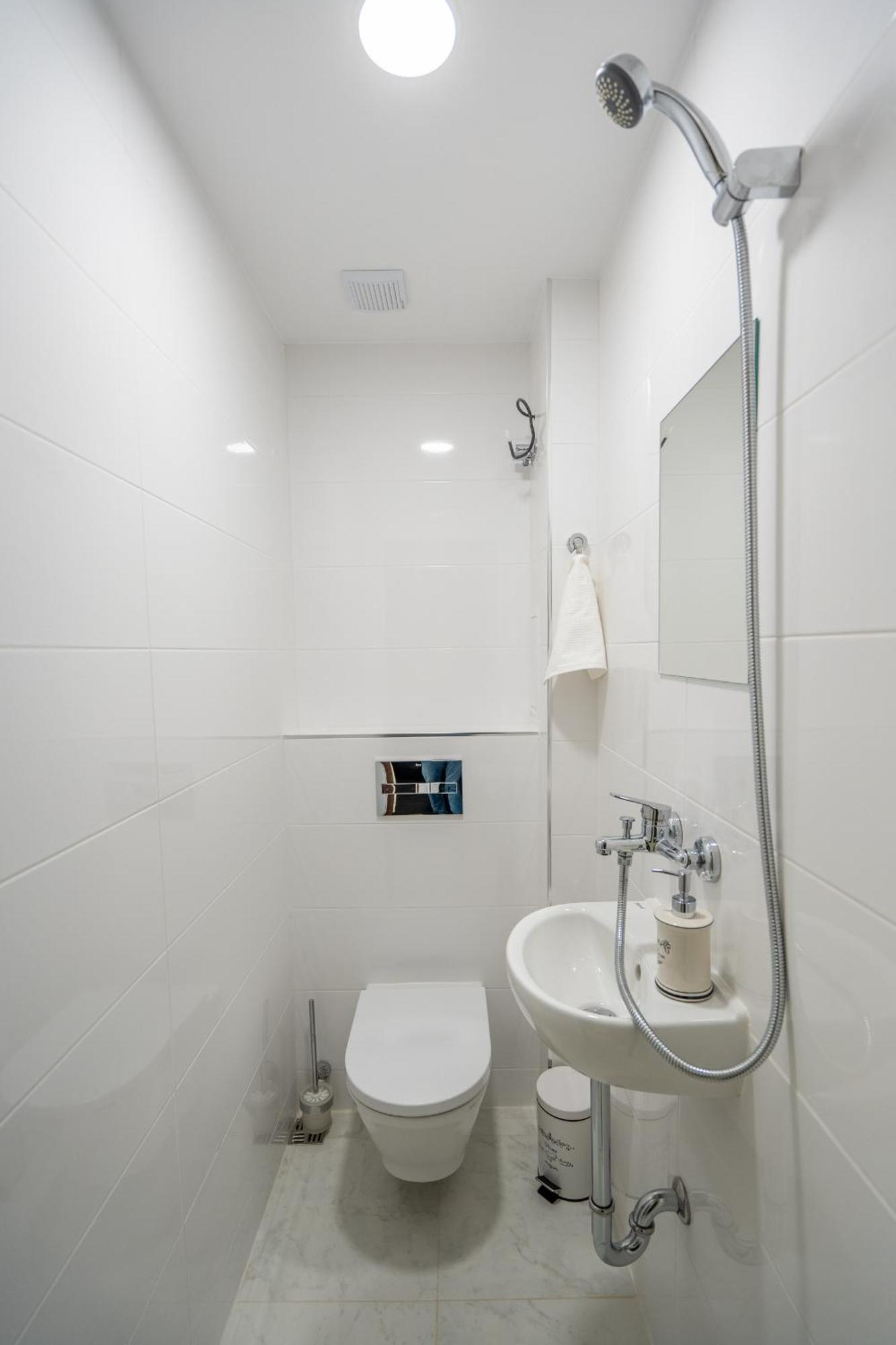 Top Location Central New & Spacious 3 Bdr Apt Medical Academy 소피아 외부 사진