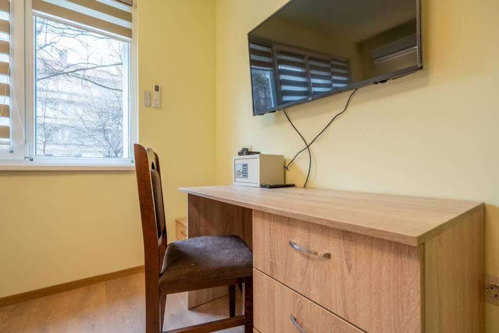 Top Location Central New & Spacious 3 Bdr Apt Medical Academy 소피아 외부 사진
