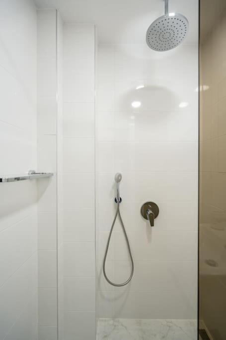 Top Location Central New & Spacious 3 Bdr Apt Medical Academy 소피아 외부 사진