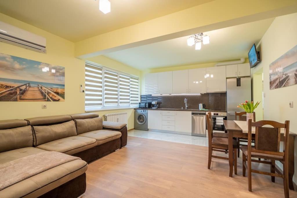 Top Location Central New & Spacious 3 Bdr Apt Medical Academy 소피아 외부 사진